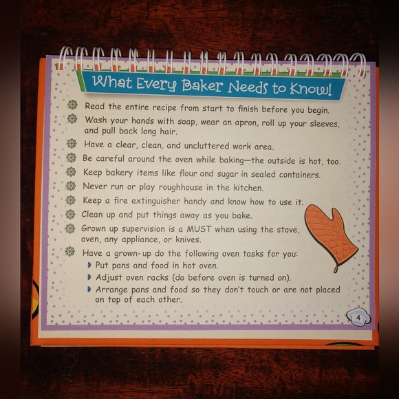 2006 Make, Bake, and Decorate cookbook, gently used - Picture 12 of 15